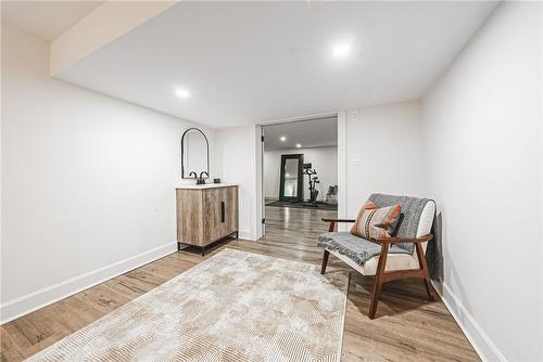 104 Price Avenue, Hamilton, ON - Indoor Photo Showing Bedroom