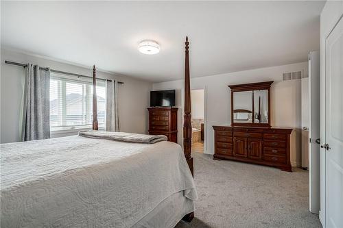 71 Oakhaven Place, Ancaster, ON - Indoor Photo Showing Bedroom