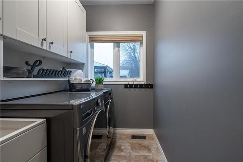 152 Central Avenue, Grimsby, ON - Indoor Photo Showing Laundry Room