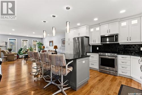 2215 Oddie Street, Regina, SK - Indoor Photo Showing Kitchen With Stainless Steel Kitchen With Upgraded Kitchen