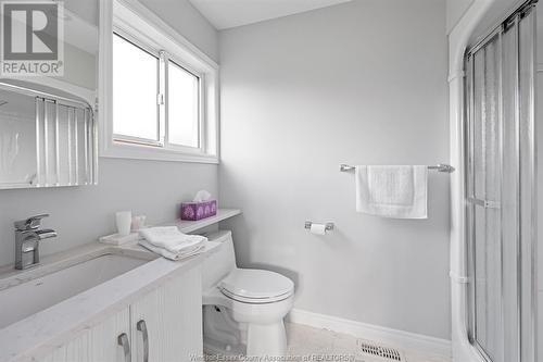 1784 St. Clair, Lakeshore, ON - Indoor Photo Showing Bathroom