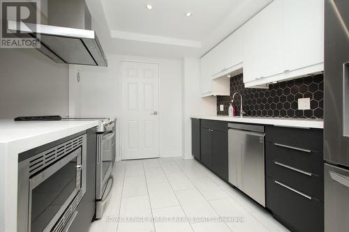 #2108 -131 Torresdale Ave, Toronto, ON - Indoor Photo Showing Kitchen