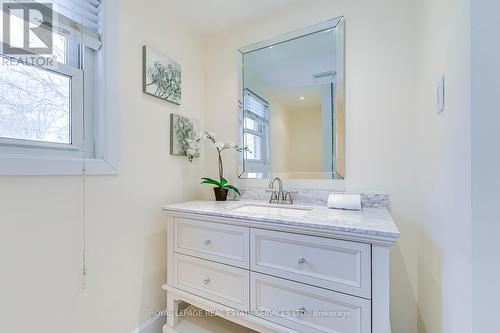 3096 Ballydown Cres, Mississauga, ON - Indoor Photo Showing Bathroom