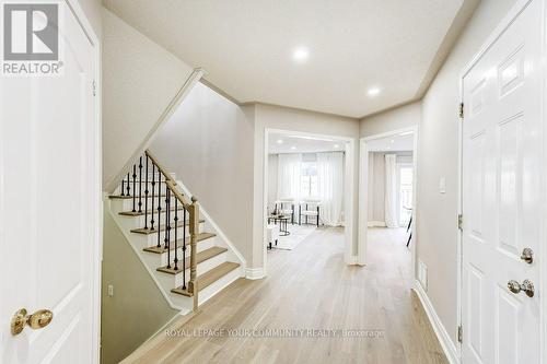 156 Flagstone Way, Newmarket, ON - Indoor Photo Showing Other Room