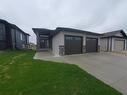 24 Aberdeen Drive, Niverville, MB  - Outdoor With Facade 
