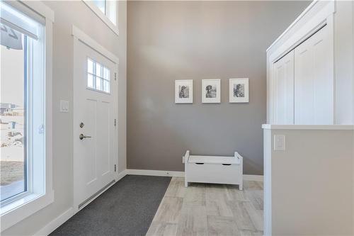 24 Aberdeen Drive, Niverville, MB - Indoor Photo Showing Other Room