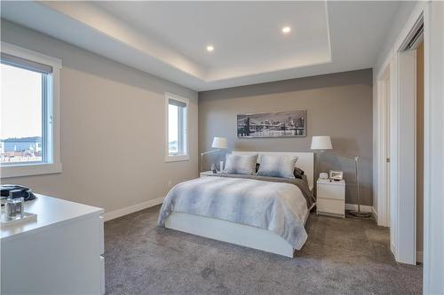24 Aberdeen Drive, Niverville, MB - Indoor Photo Showing Bedroom