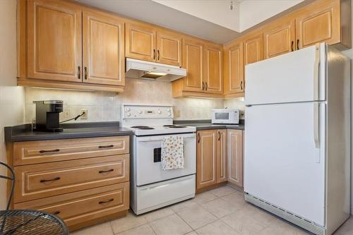 3497 Upper Middle Road|Unit #101, Burlington, ON - Indoor Photo Showing Kitchen
