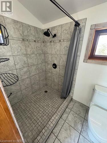 667 Nipissing Street, Sturgeon Falls, ON - Indoor Photo Showing Bathroom