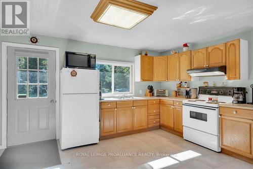 1013 Turner Way S, Central Frontenac, ON - Indoor Photo Showing Kitchen With Double Sink