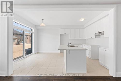 17 Corley Street, Kawartha Lakes, ON - Indoor Photo Showing Kitchen