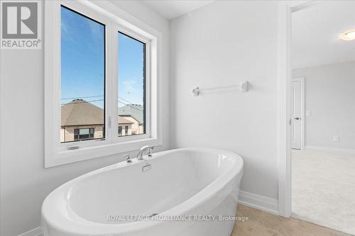 17 Corley St, Kawartha Lakes, ON - Indoor Photo Showing Bathroom