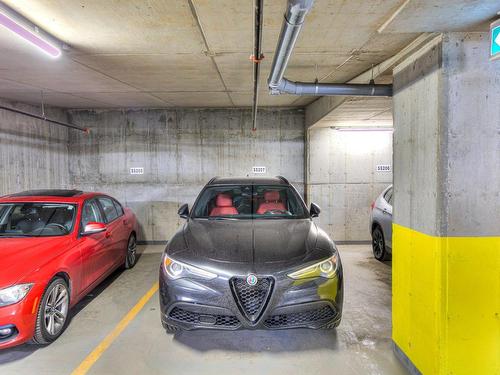 Garage - 3605-1188 Av. Union, Montréal (Ville-Marie), QC - Indoor Photo Showing Garage