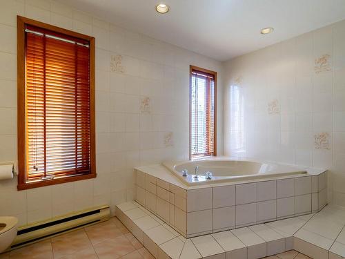 Salle de bains - 1075 Rue Renoir, Brossard, QC - Indoor Photo Showing Bathroom