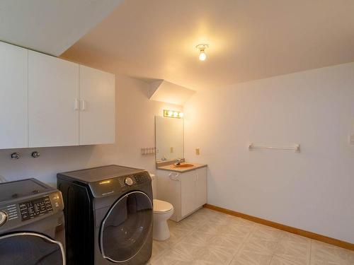 Salle de lavage - 1075 Rue Renoir, Brossard, QC - Indoor Photo Showing Laundry Room