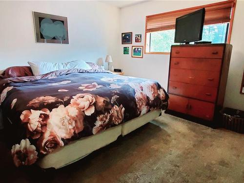 320 Leighton Way, Tofino, BC - Indoor Photo Showing Bedroom
