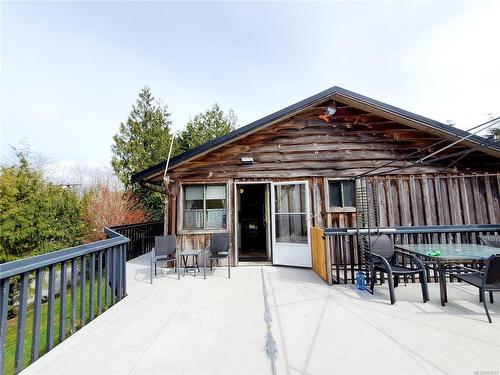 320 Leighton Way, Tofino, BC - Outdoor With Deck Patio Veranda