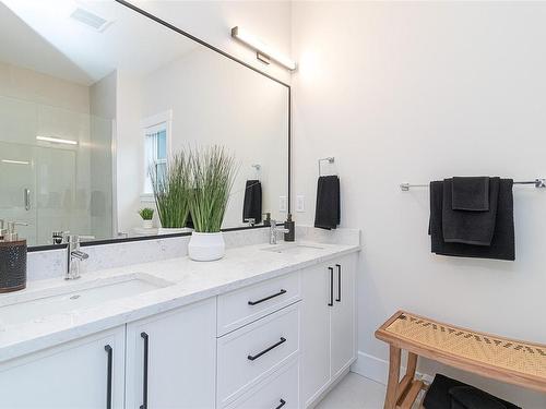 3480 Trumpeter St, Colwood, BC - Indoor Photo Showing Bathroom