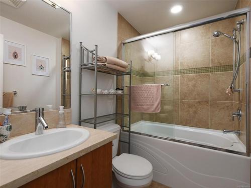 302-611 Goldstream Ave, Langford, BC - Indoor Photo Showing Bathroom