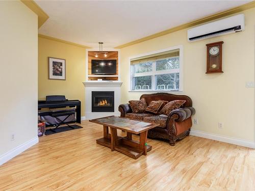 11-1285 Guthrie Rd, Comox, BC - Indoor Photo Showing Living Room With Fireplace