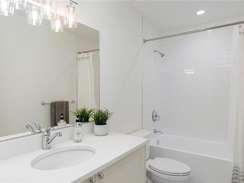 2841 Dewdney Ave, Oak Bay, BC - Indoor Photo Showing Bathroom