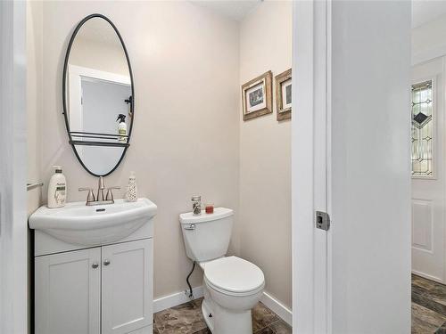 3835 James Cres, Black Creek, BC - Indoor Photo Showing Bathroom