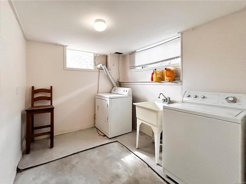 5018 Montrose St, Port Alberni, BC - Indoor Photo Showing Laundry Room