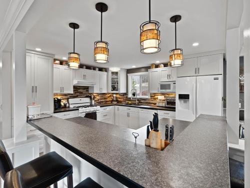 111 Ponderosa Ave, Logan Lake, BC - Indoor Photo Showing Kitchen With Upgraded Kitchen