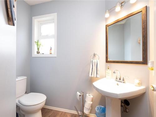 1540 Stag Rd, Campbell River, BC - Indoor Photo Showing Bathroom