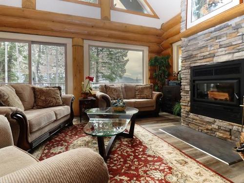 2589 Airstrip Road, North Shuswap, BC - Indoor Photo Showing Living Room With Fireplace