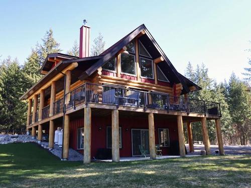 2589 Airstrip Road, North Shuswap, BC - Outdoor