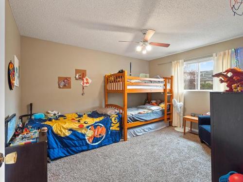 2755 Joyce Ave, Kamloops, BC - Indoor Photo Showing Bedroom