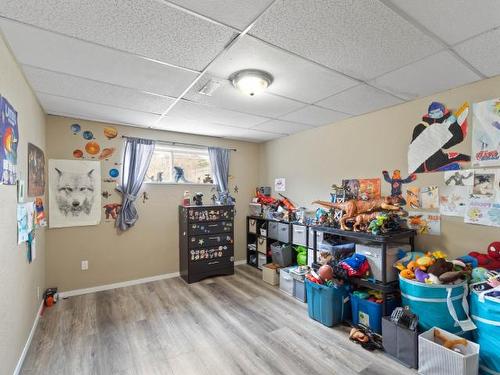 2755 Joyce Ave, Kamloops, BC - Indoor Photo Showing Other Room
