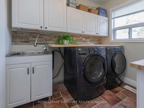 20 Redwing Pl, Toronto, ON - Indoor Photo Showing Laundry Room