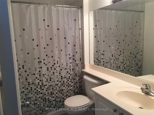201-35 Finch Ave E, Toronto, ON - Indoor Photo Showing Bathroom