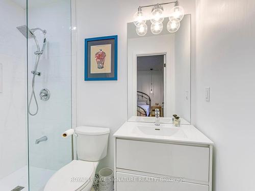 1234 Devon Rd, Oakville, ON - Indoor Photo Showing Bathroom