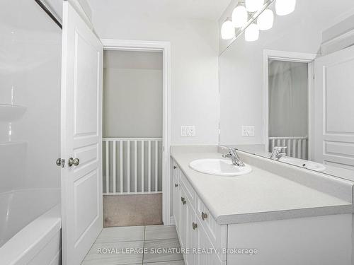 51-7768 Ascot Circ, Niagara Falls, ON - Indoor Photo Showing Bathroom