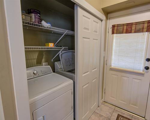 2105 25 Avenue, Vernon, BC - Indoor Photo Showing Laundry Room