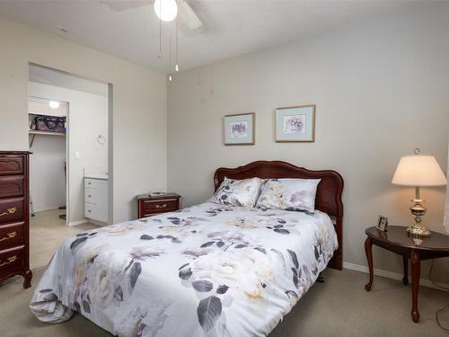 117-240 Mcintosh Road, Kelowna, BC - Indoor Photo Showing Bedroom