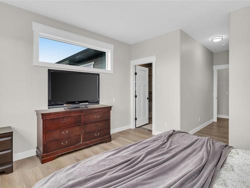 2232 Lavetta Drive, Kelowna, BC - Indoor Photo Showing Bedroom