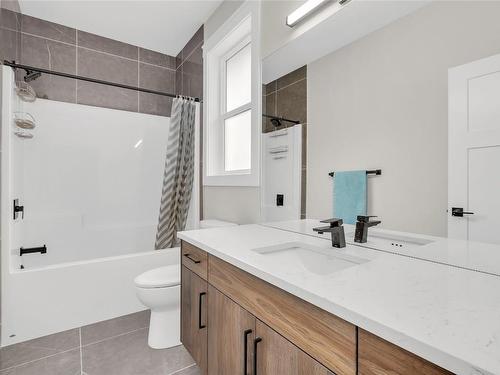 2232 Lavetta Drive, Kelowna, BC - Indoor Photo Showing Bathroom