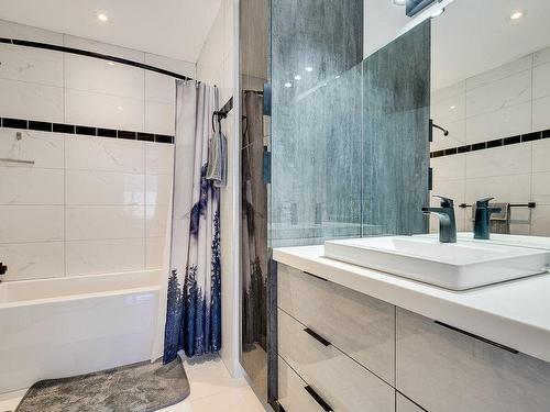 Salle de bains - 146 Rue Grandmaison, Mont-Blanc, QC - Indoor Photo Showing Bathroom