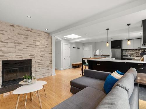 Salon - 4669 Rue Berri, Montréal (Le Plateau-Mont-Royal), QC - Indoor Photo Showing Living Room With Fireplace