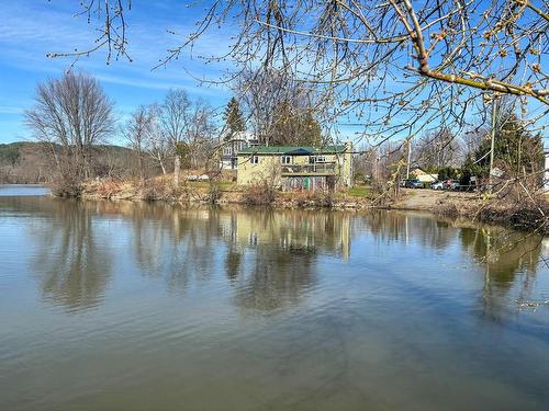 Bord de l'eau - 49 Rue Taillefer, Grenville-Sur-La-Rouge, QC - Outdoor With Body Of Water With View