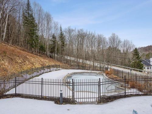 Piscine - 201-120B Rue Du Mont-Plaisant, Mont-Tremblant, QC - Outdoor