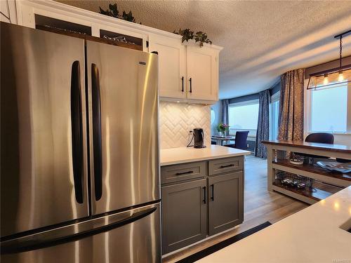 204B-6231 Blueback Rd, Nanaimo, BC - Indoor Photo Showing Kitchen