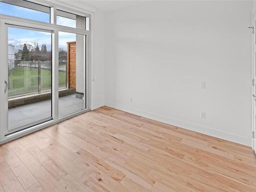 410-916 Lyall St, Esquimalt, BC - Indoor Photo Showing Other Room