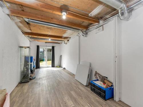 1060 Wharncliffe Rd, Duncan, BC - Indoor Photo Showing Basement