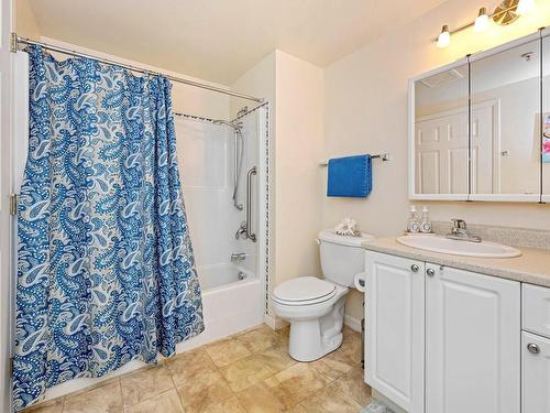 107-2777 Barry Rd, Mill Bay, BC - Indoor Photo Showing Bathroom