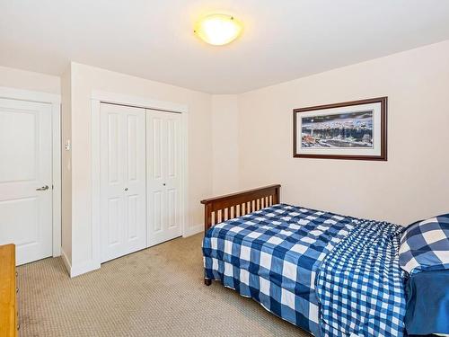 2328 Chilco Rd, View Royal, BC - Indoor Photo Showing Bedroom